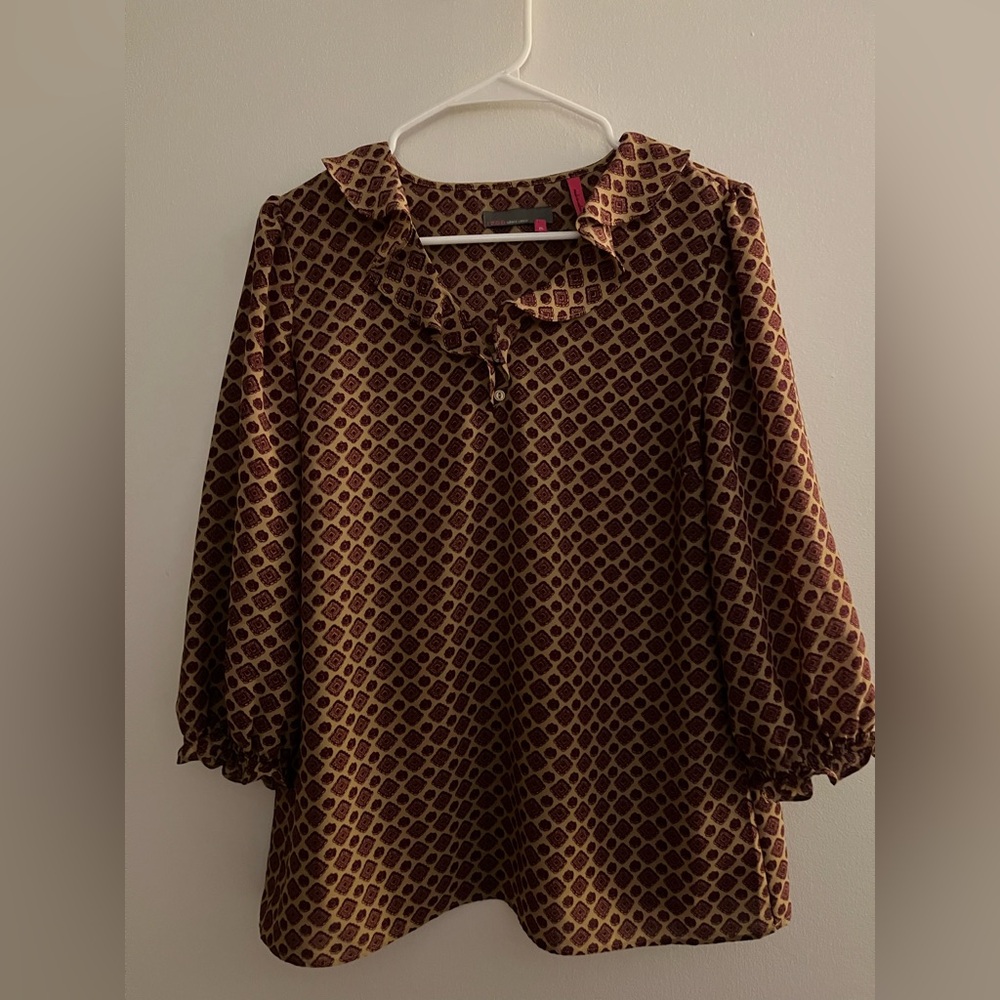 Izod Blouse With Delicate Ruffles Women’s Size Medium